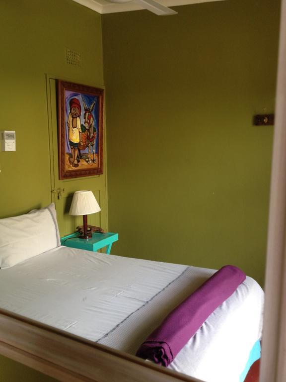 Jungle Monkey Backpackers Port Saint Johnʼs Quarto foto
