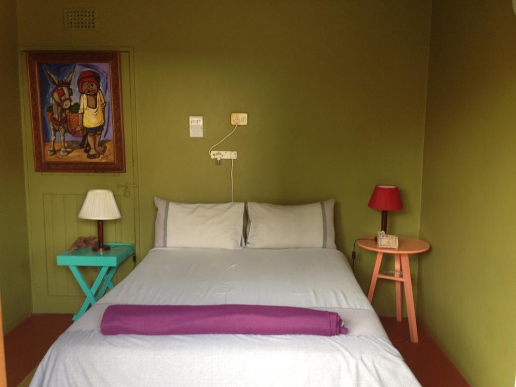 Jungle Monkey Backpackers Port Saint Johnʼs Quarto foto